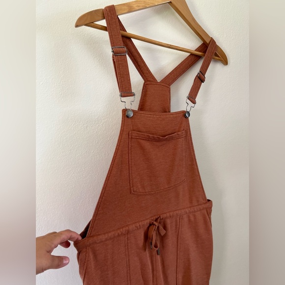 z supply 🌸 soft sweatpant material relaxed crop overalls - Picture 4 of 11